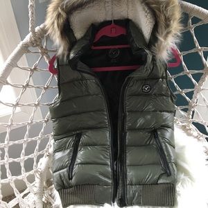 Army green puffer vest